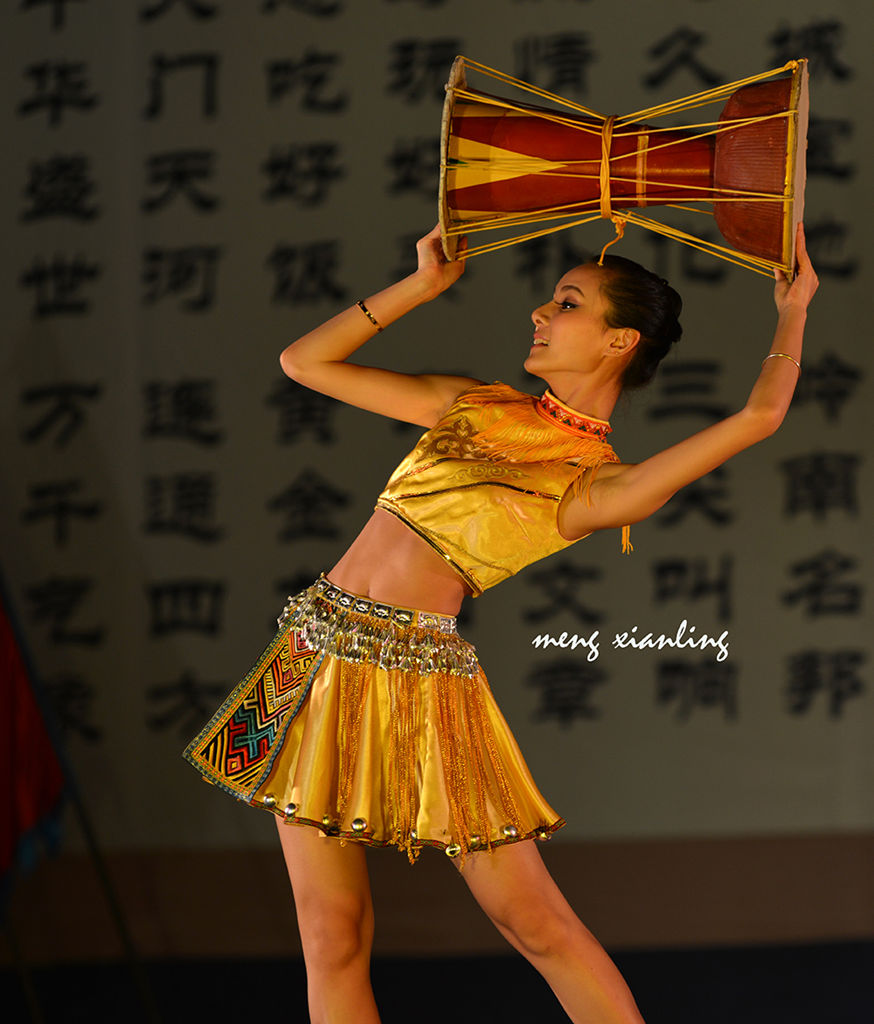 1415271170433360.jpg 擎起一首歌.jpg