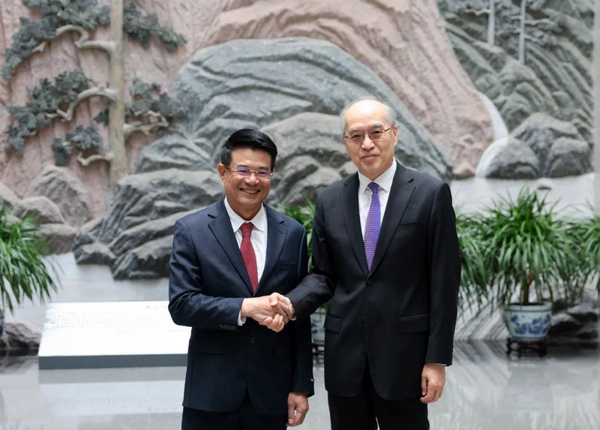 1739843868927339.jpg 01.jpg